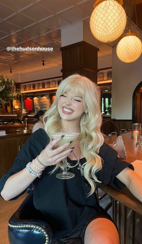 Loren Gray arte modelo archivo