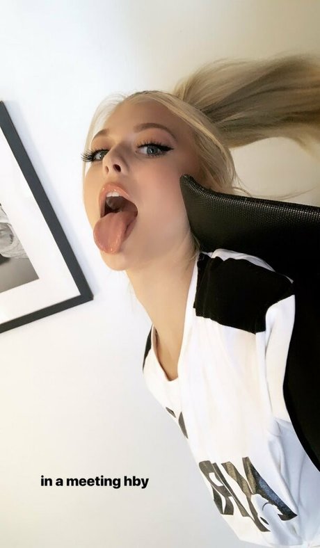 Loren Gray modelo adulto imagen