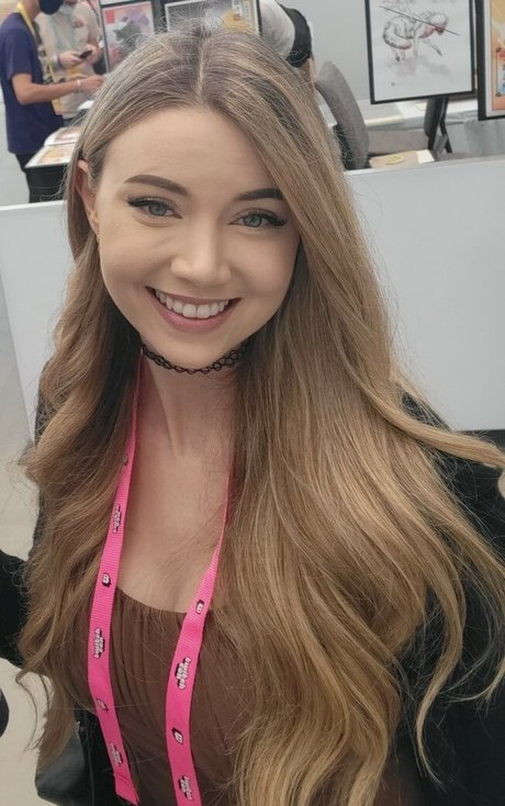 Dizzykitten modelo gratis foto