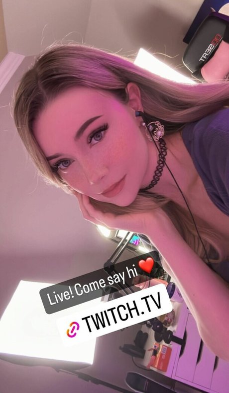 Dizzykitten modelo desnudos imágenes