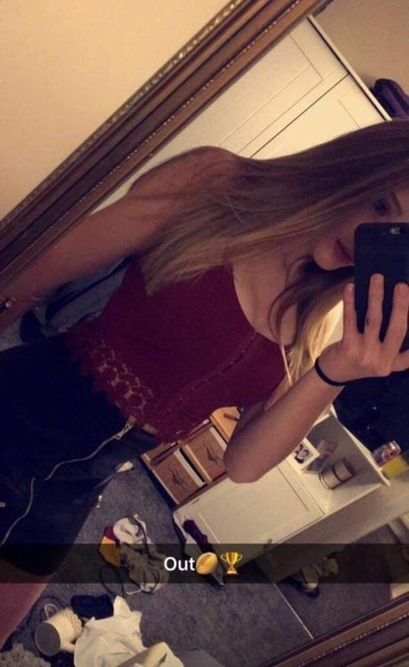 Caitlin Beevers linda estrella archivo