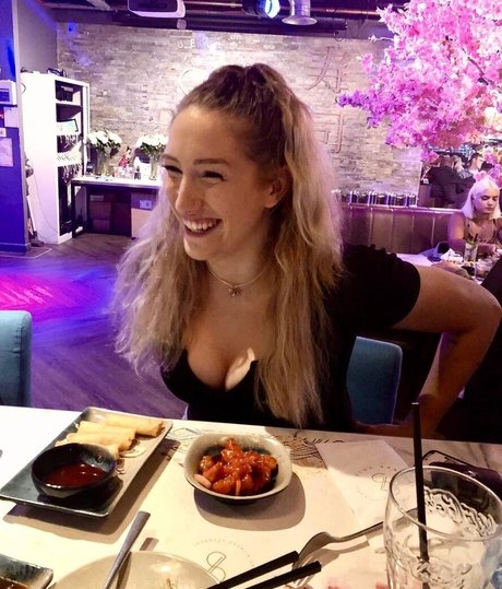 Caitlin Beevers estrella porno hd imágenes