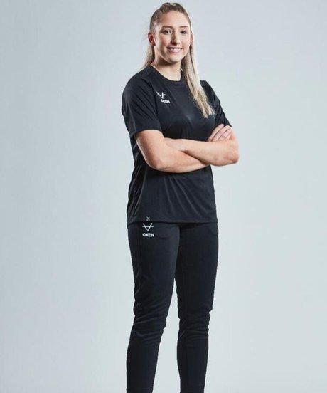 Caitlin Beevers actriz de arte fotos