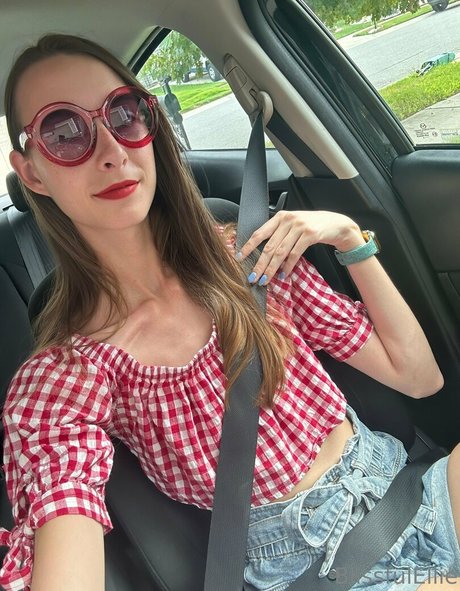 blissfulellie actriz imagen