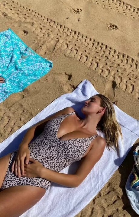 Isabella Abell estrella porno hermosa fotos