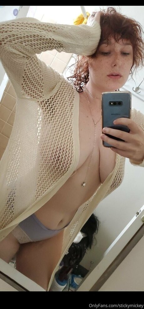 stickymickey actriz caliente fotos