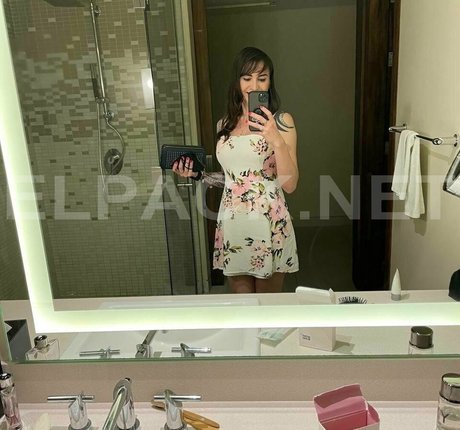 Ingrid Brans modelo agradable galerías