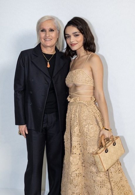 Rachel Zegler estrella porno gratis archivo