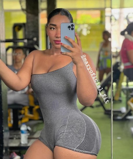 maryoficial fit estrella porno imágenes