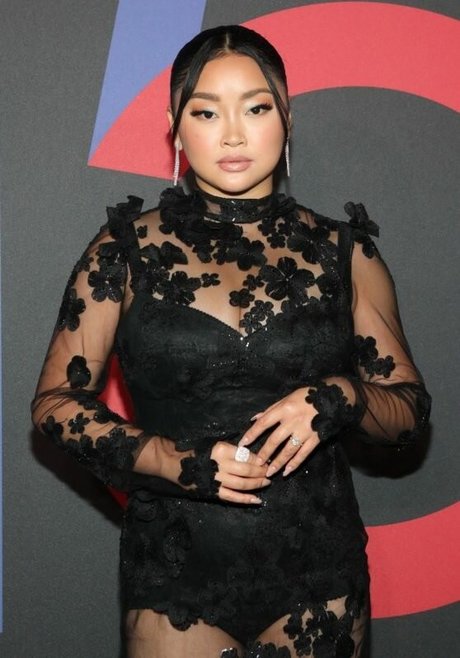 Lana Condor estrella agradable imagen