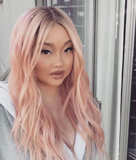 Lana Condor hermosa estrella porno galerías