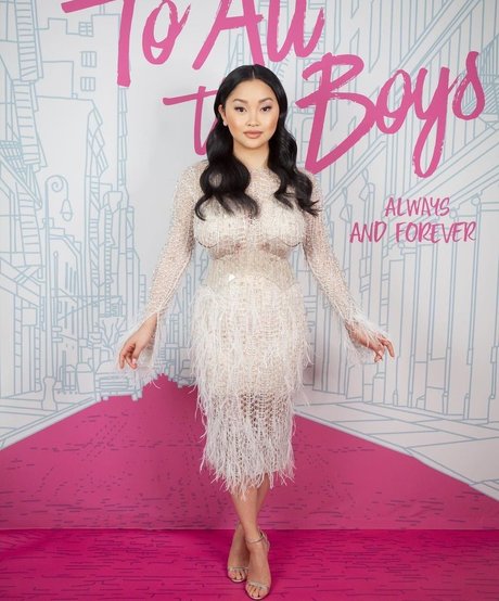 Lana Condor bonita modelo foto