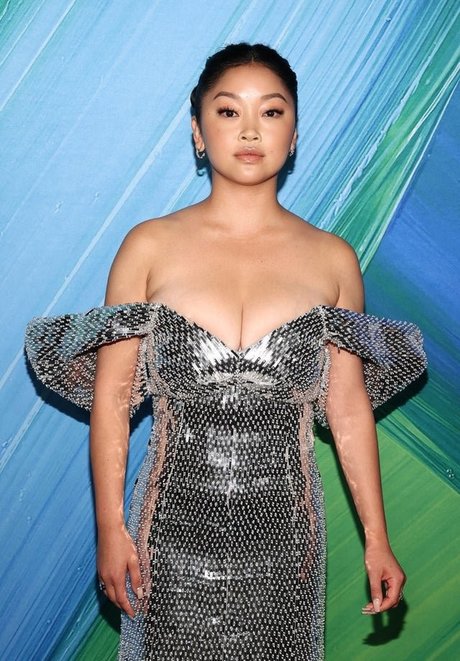 Lana Condor arte estelar imágenes