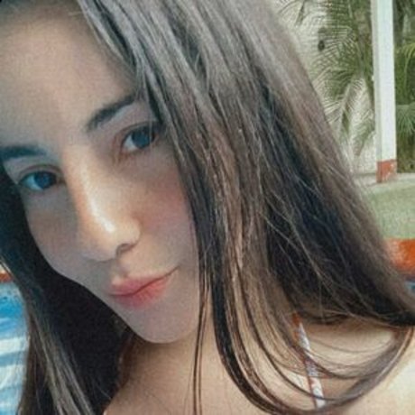 bellacuentos modelo desnuda imagen