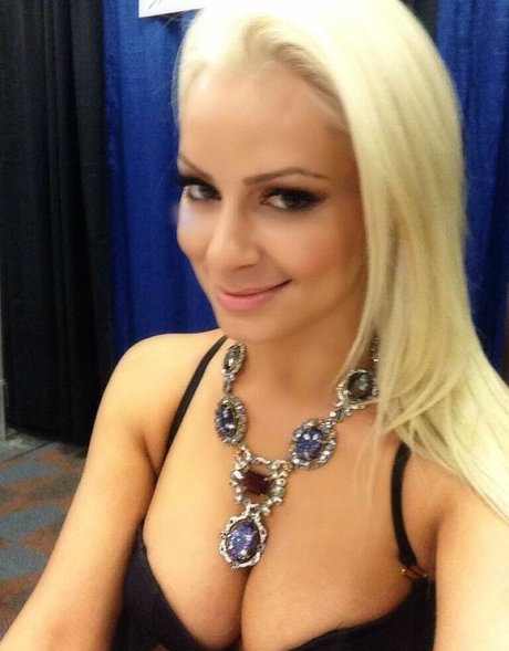 Maryse WWE modelo superior imágenes