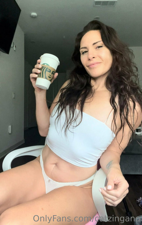 Alpha Kat Zingano modelo exclusivo archivo