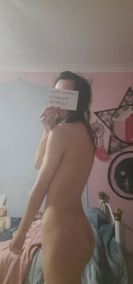 shy spice actriz exclusiva imagen