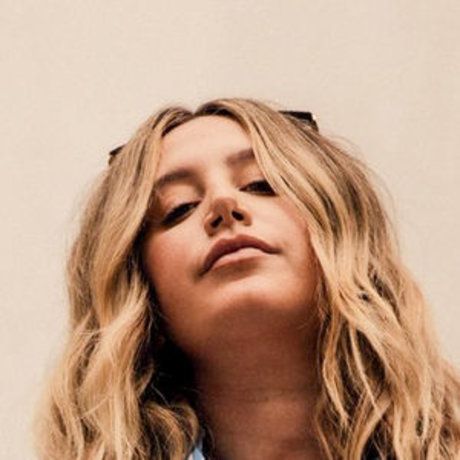 Ashley Tisdale actriz erótica galería