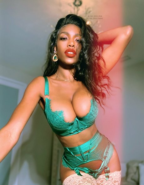 dulcemoonvip modelo porno archivo