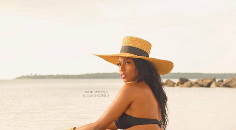 dulcemoonvip modelo hermosa imágenes