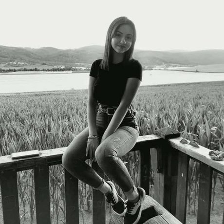 Wiktoria Bystron modelo desnudo imagen