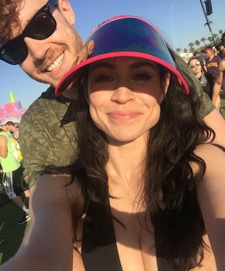 Cassie Steele actriz caliente foto