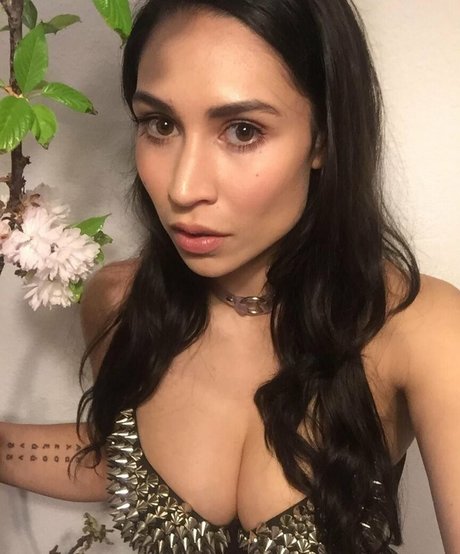 Cassie Steele bonita estrella imagen