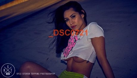 Cassie Steele modelo hermosa archivo