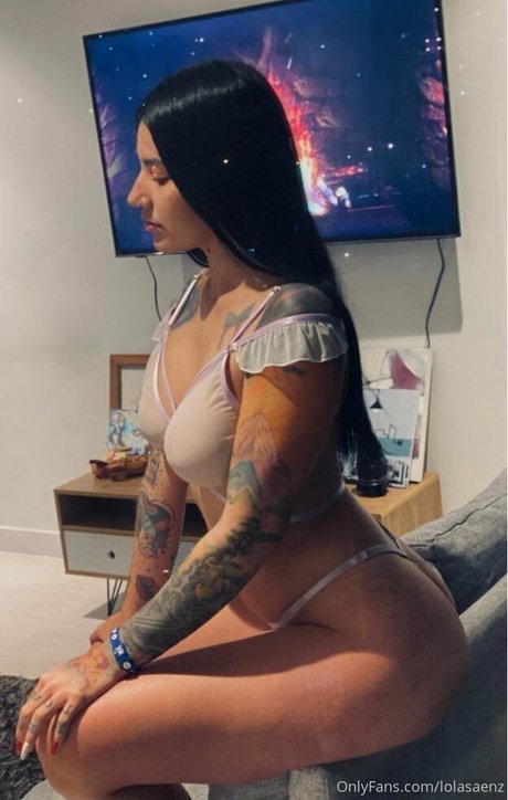 lolisaenz actriz erótica foto