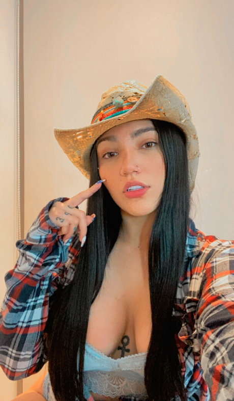 lolisaenz modelo de arte galería