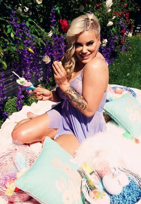 Taya Valkyrie estrella exclusiva imagen