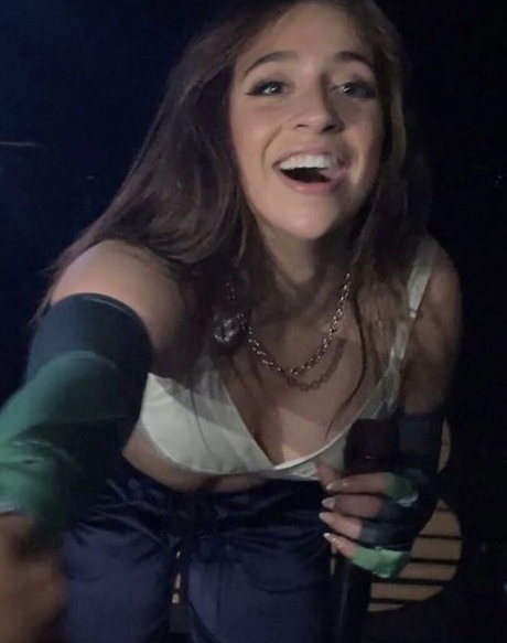 Tate McRae xxx estrella porno recopilación