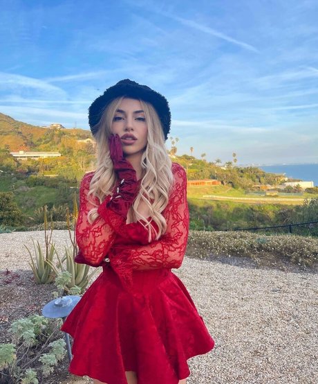 Ava Max estrella porno erótica recopilación