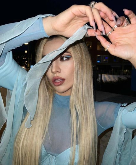 Ava Max modelo hermosa imágenes