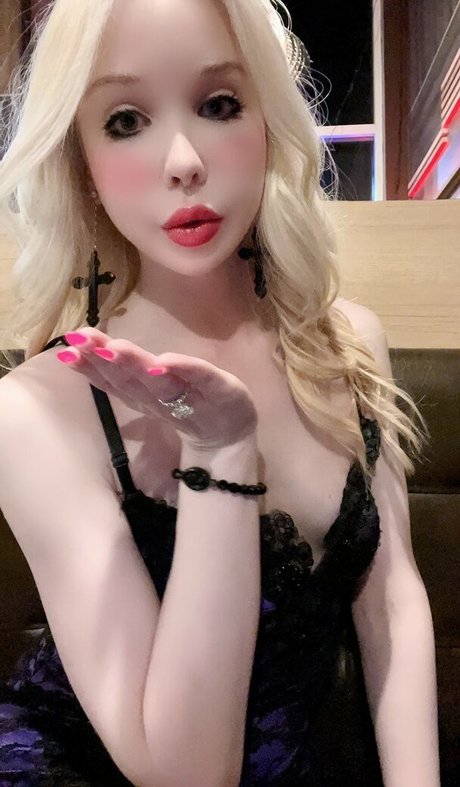 Sarina Valentina bonita estrella porno imágenes