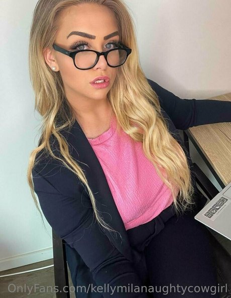 kellymilana estrella caliente foto