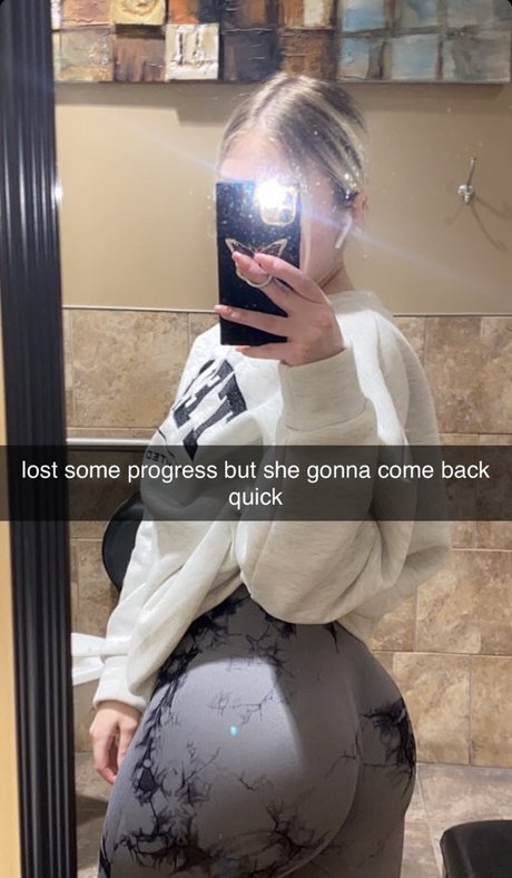 Hailsbee modelo sexual galería