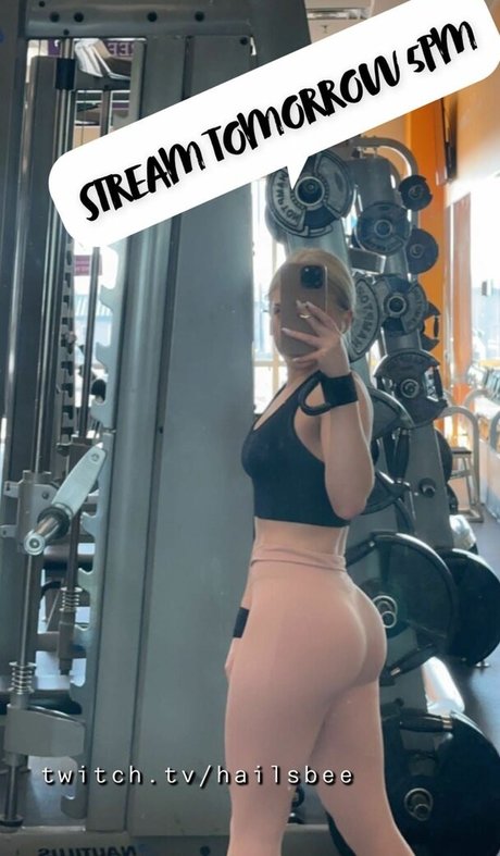 Hailsbee modelo caliente archivo