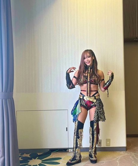 Kairi Sane sexo modelo imagen