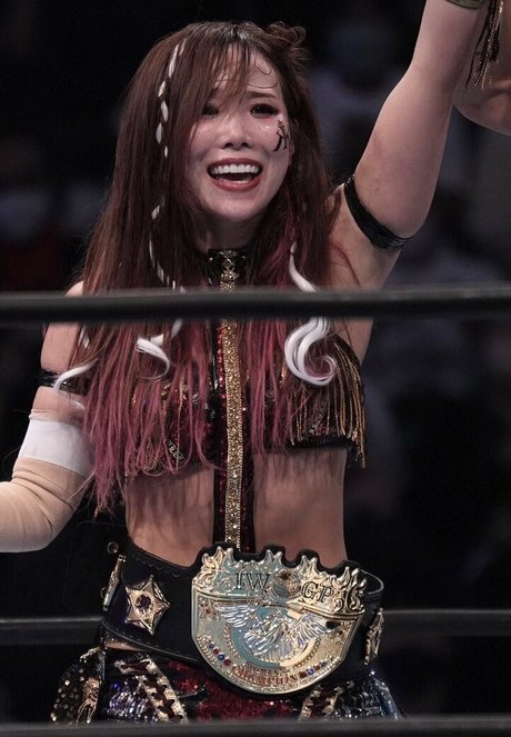 Kairi Sane actriz desnuda galería