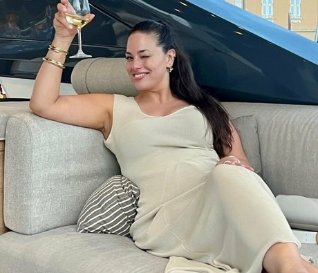 Ashley Graham hermosa estrella porno imágenes