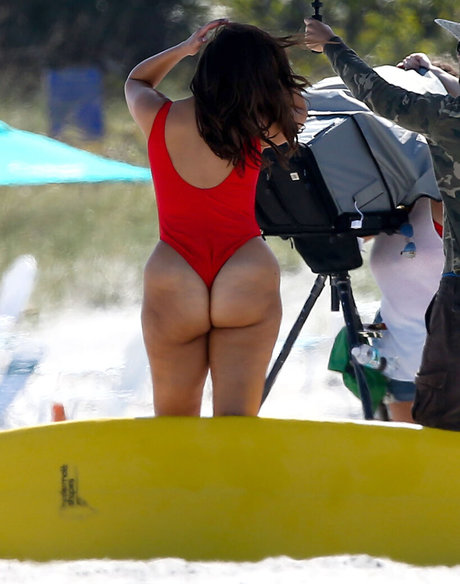 Ashley Graham estrella porno de arte galerías