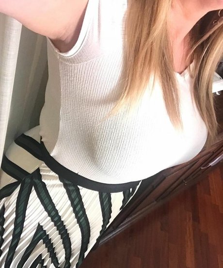 XLeila89 modelo hermosa foto