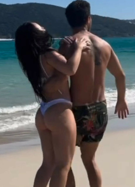 Larissa Manoela desnudos de estrellas porno imágenes