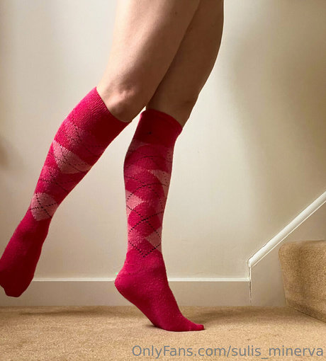 sulis minerva hermosa modelo imagen