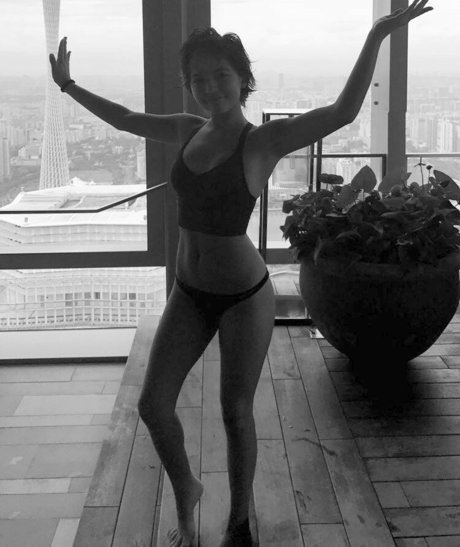 Isabela Merced actriz desnuda fotos