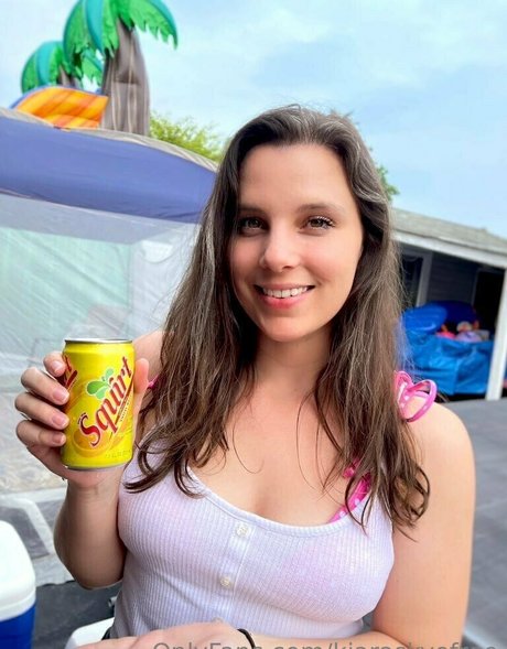 kiaraskyefree estrella caliente imagen