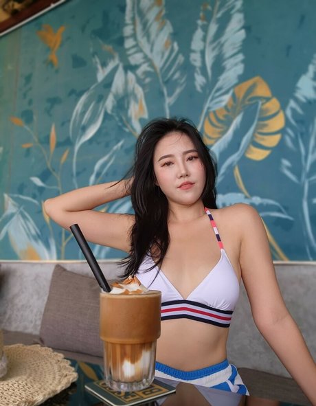 Yuggie TV estrella porno del sexo foto