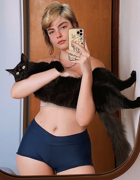 Triz Pariz arte modelo fotos