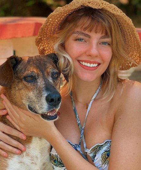 Triz Pariz actriz adulta imagen